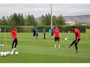Hikmet Karaman: “VAR hakemleri teknolojiyi kullanamıyorsa söylesinler”