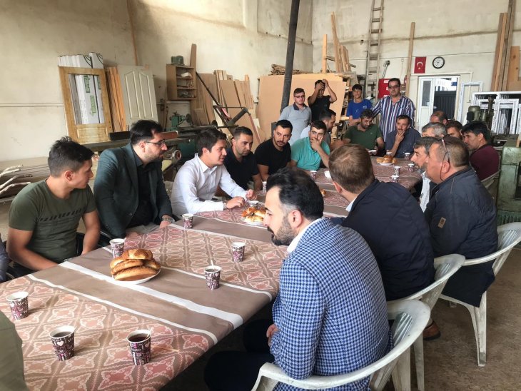 Özboyacı gençlerle buluştu