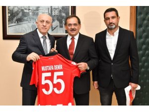 Büyükşehir meclis üyelerine Samsunspor forması