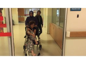 Yılan bacağından soktu