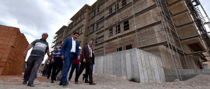 Başkan Kılca, Karatay'da devam eden okul inşaatını inceledi