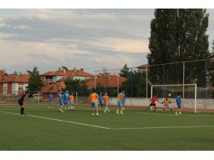 Yerköyspor ile Tomarza Belediyespor hazırlık maçında karşı karşıya geldi