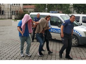 Mağazadan gözlük çalan 2 şahıs gözaltında