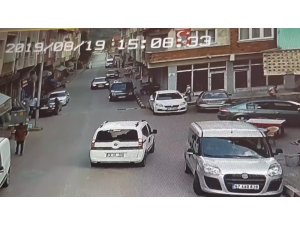 Başkanın üzerine araç sürdü, o anlar güvenlik kamerasına yansıdı