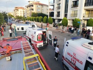 Otomobil ile servis aracı çarpıştı: 4 yaralı