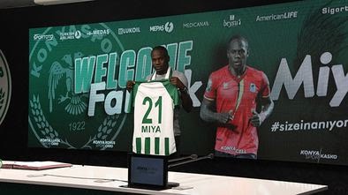 Konyaspor'da Miya imzaladı