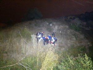 Başkent’te 50 metreden dereye düşen kişi iki saatlik çalışmayla kurtarıldı