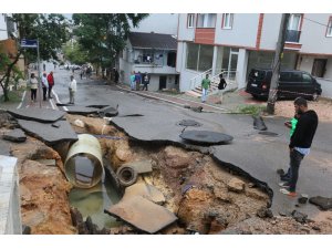 Kocaeli’de patlayan şebeke hattı iki ilçeyi susuz bıraktı