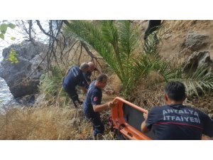 Falezlerden düşen kadını itfaiye ekipleri kurtardı