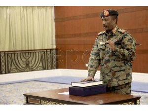 Sudan’da Abdulfettah el-Burhan, Konsey Başkanı olarak yemin etti