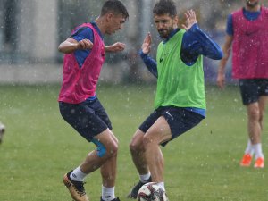 Osmanlıspor yağmur altında çalıştı