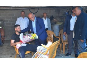 Mayına basarak yaralanan asker baba evinde