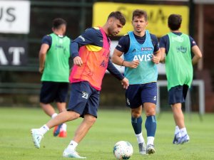 Fenerbahçe önce salonda, sonra sahada çalıştı