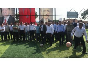 Etili Köyüne 400 öğrencinin faydalanabileceği halı saha kazandırıldı