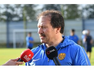 Mehmet Yiğiner: “Bu haftayı 3 puan ile geçebilirsek işin yüzde 10’luk kısmını atlatmış oluruz”