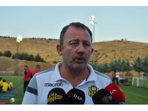 Sergen Yalçın: "Hedefimiz ligi ilk 8 içinde bitirmek"
