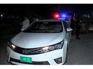 Pakistan’da polis kontrol noktasına saldırı