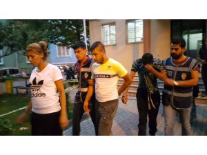 Yıllar önceki uyuşturucu husumeti için ev basıp adam bıçakladılar