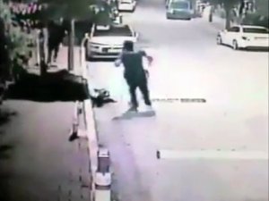 Üsküdar’da nefes kesen hırsız polis kovalamacası kamerada