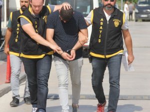 Kredi kartı kopyalayarak vurgun yaptılar