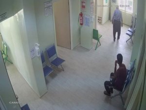 İğne yaptırmak için sıra fişi aldı cep telefonu çaldı