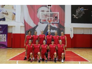 Bayraklı’nın perileri yeni sezona hazırlanıyor