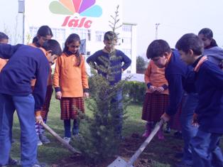 Özel Lale’den çevre duyarlılığı