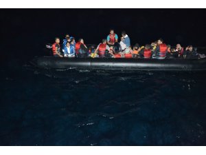 Edirne açıklarında 1 saat arayla toplam 68 düzensiz göçmen yakalandı