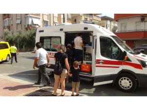 Ticari taksiyle otomobil çarpıştı: 5 yaralı