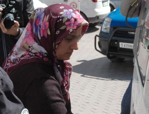 Kocasının eniştesini bıçakladı
