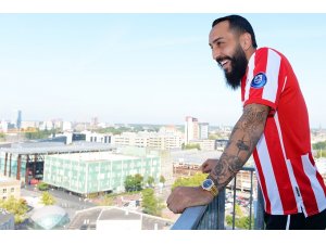 Kostas Mitroglou, yeni takımı PSV’nin formasını giydi
