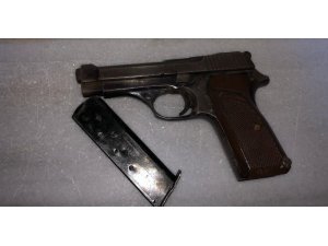 Fatih’te bir kişiyi silahla yaralayıp aracını gasp eden şahıslar yakalandı