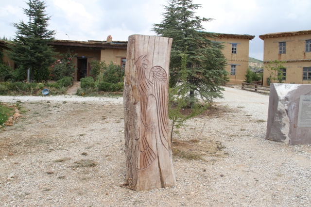 Şükran köyünde kadın heykeltıraşların mesaisi