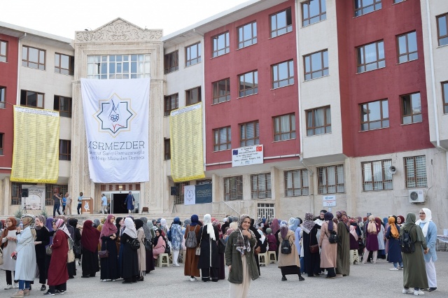 Mahmut Sami Ramazanoğlu AİHL Mezunları ile buluştu