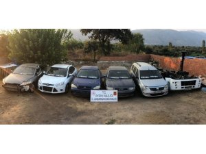 Aydın’da resmi belgede sahtecilik yapan 2 şüpheli gözaltına alındı