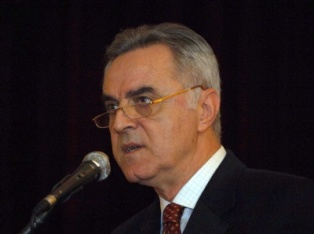 Özhan Canaydın hayatını kaybetti