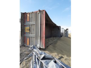 Tonlarca arpa yola saçıldı