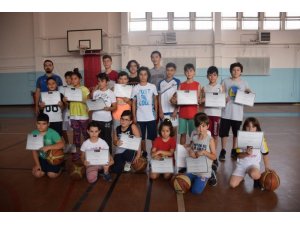 Yaz spor okulunda sertifika heyecanı
