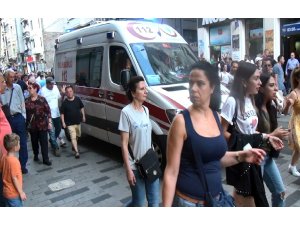Taksim’deki bir mağazada düşen kişi bacağından yaralandı