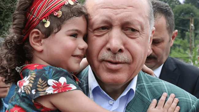 Cumhurbaşkanı Erdoğan'a Rize'de sevgi seli!