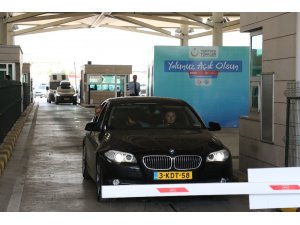 Bakan Ersoy Kapıkule’de incelemelerde bulundu