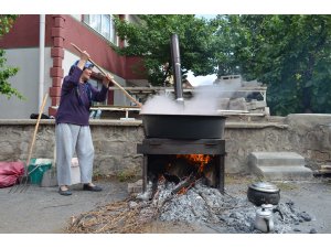 Kayseri'de ev salçası mesaisi başladı