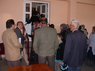 Öğrenciler ve velileri, öğretmenlerini geri istedi