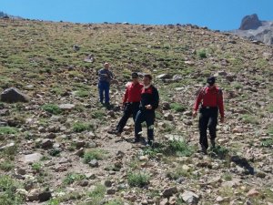 Erciyes’te mahsur kalan dağcıyı jandarma kurtardı