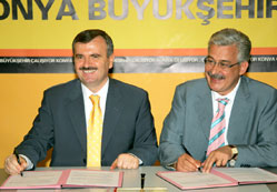 Üniversiteliler tramvaya kavuşuyor