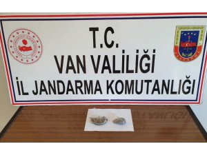 Ayakkabı keçesinin altında 52 gram eroin çıktı