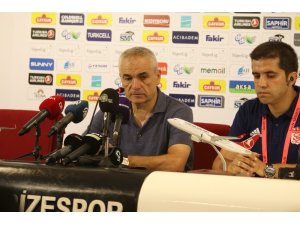 Rıza Çalımbay: “Ligde bir maç kaybettik ama koskoca bir lig var”