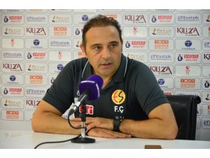 Fuat Çapa: “Hakemler canımızı yakıyor”