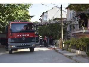 Burdur’da ev yangını