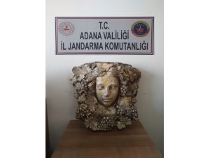 "Üzüm salkımlı kadın yüzü" heykelini satmak isterken yakalandılar
